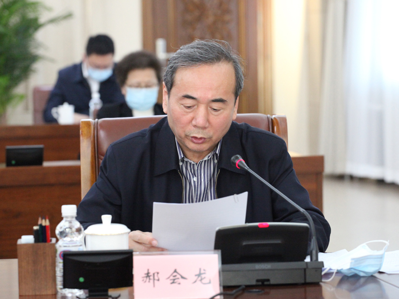 3、省政协副主席、党组成员郝会龙传达学习省委书记许勤在全省领导干部会议上的讲话精神.jpg 3、省政协副主席、党组成员郝会龙传达学习省委书记许勤在全省领导干部会议上的讲话精神.jpg